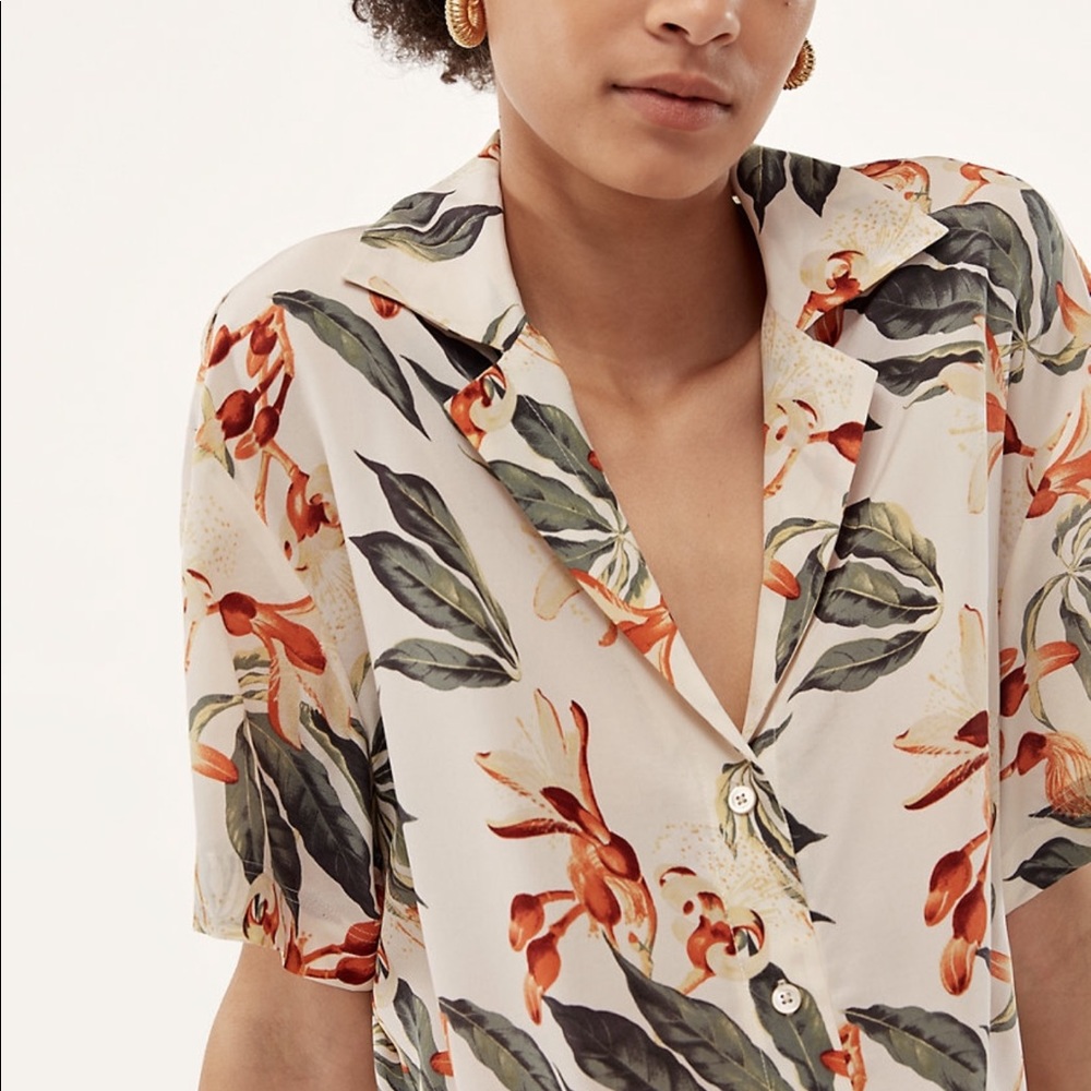 Aritzia Babaton Rorik Blouse Medium (Floral) NWT